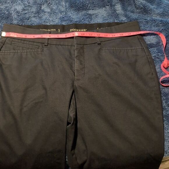 Dockers Ladies Straight Leg Flat Front Size 12 M - Picture 6 of 8